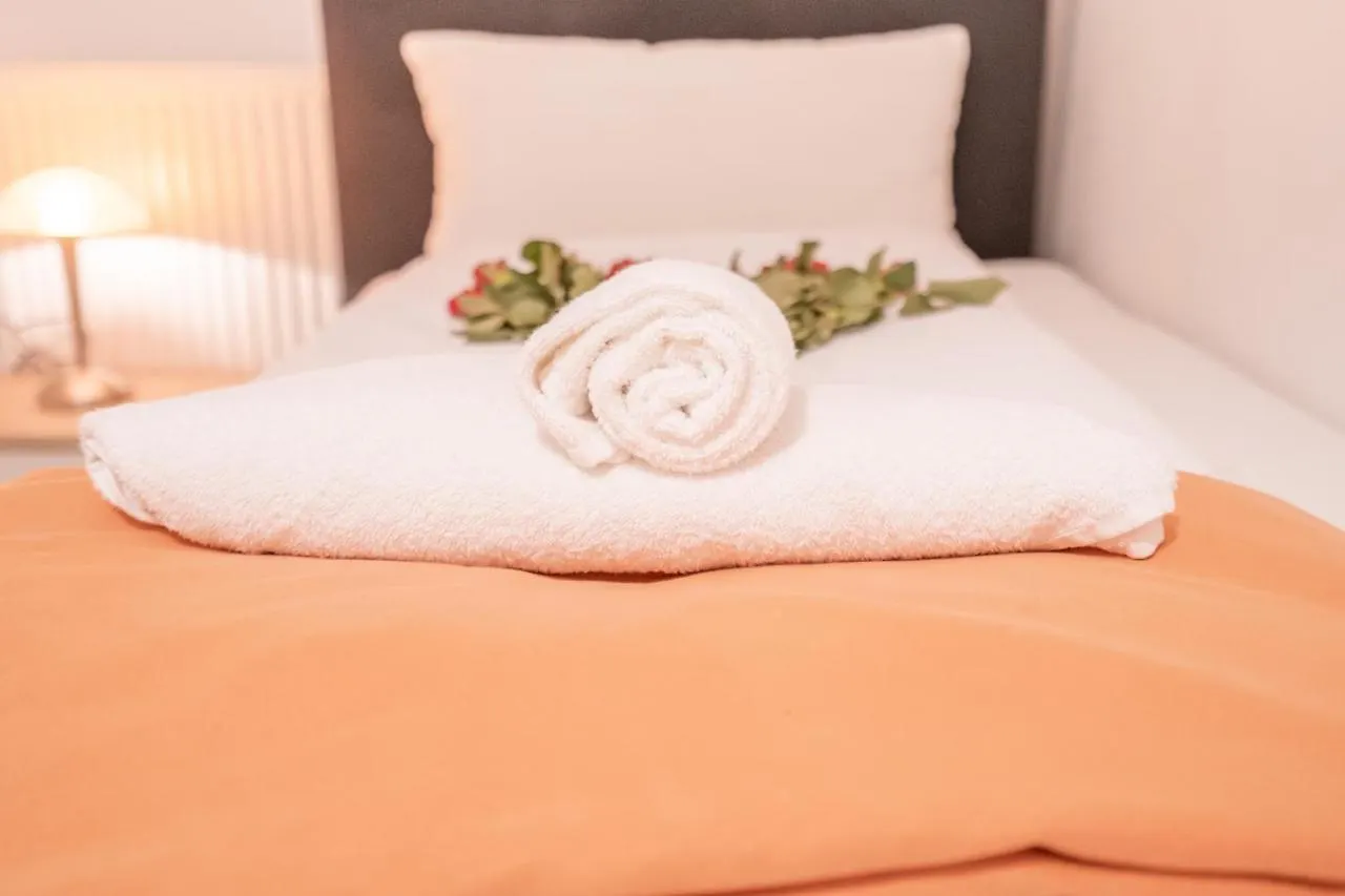 Hotel Bejuna By Vivere Stays Dusseldorf Germany