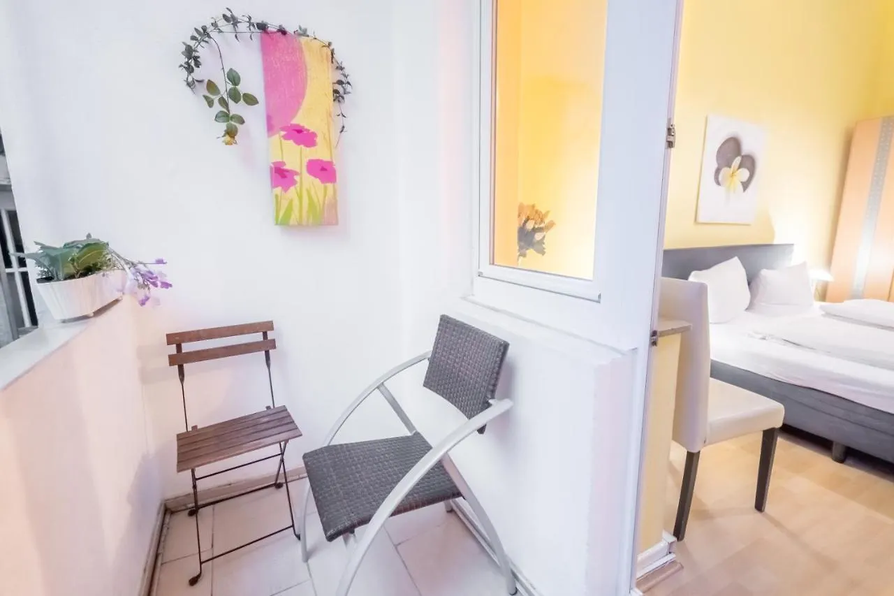 Hotel Bejuna By Vivere Stays Dusseldorf