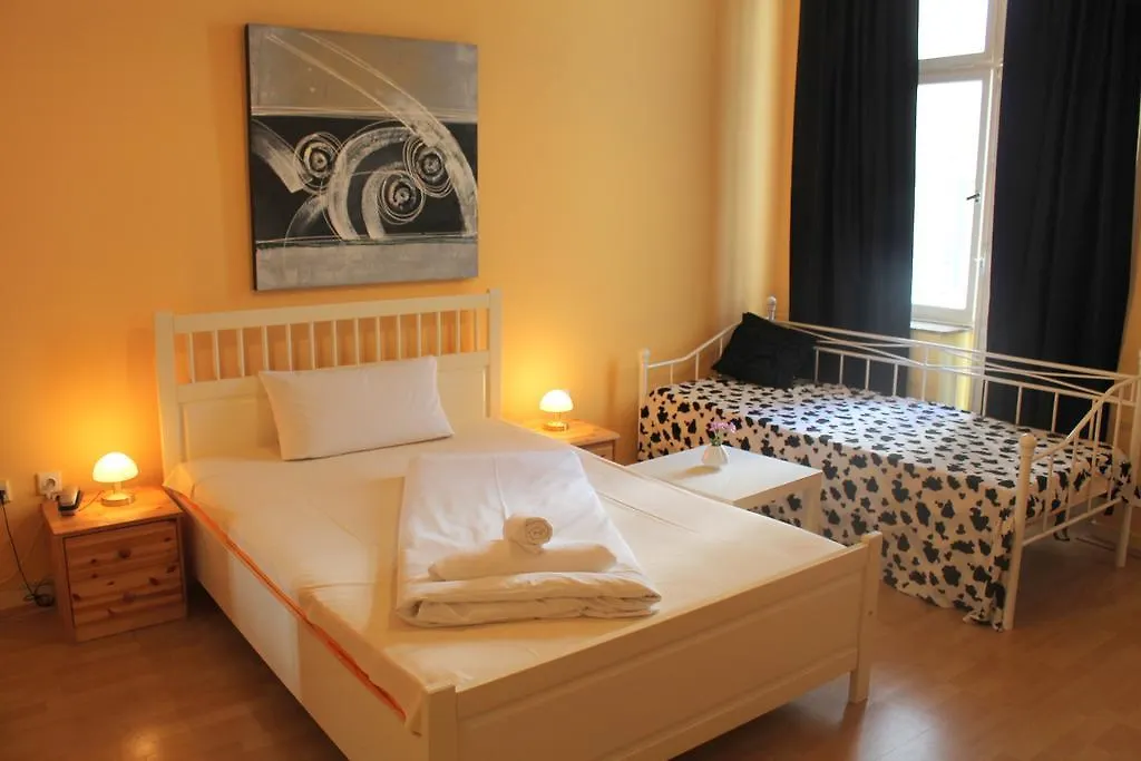 Hotel Bejuna By Vivere Stays Dusseldorf