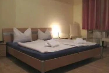 Hotel Bejuna By Vivere Stays Dusseldorf 3*,